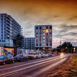 Schulz At The East Side Gallery Hotel